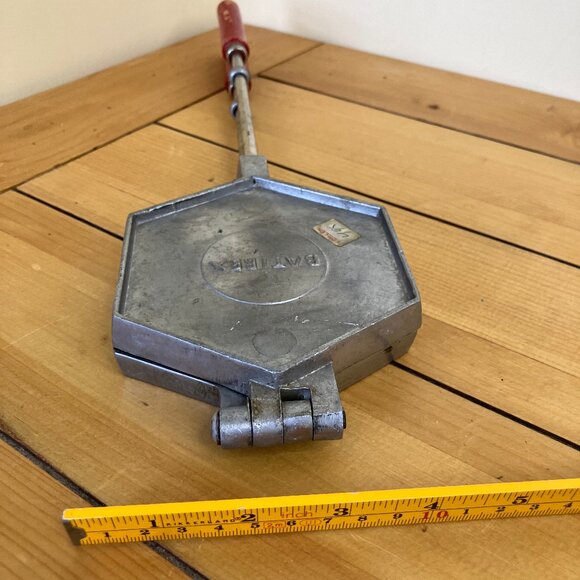 Batirex Waffle Iron Long Handles Vintage Kitchen Tool France Camping - Picture 9 of 9